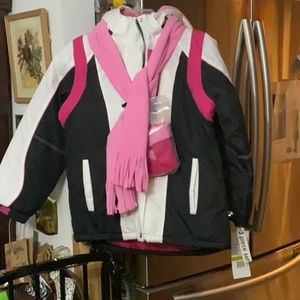 NWT Rothschild color block puffer Jacket w scarf & hat